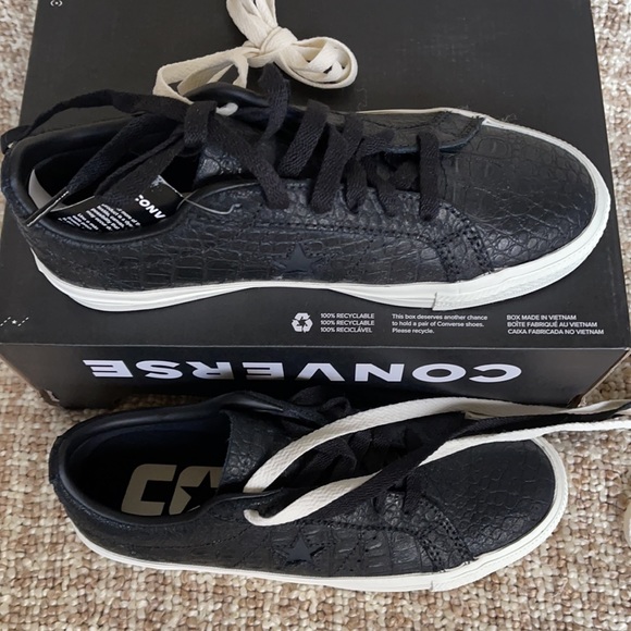 Converse Ctas Hi Black Currant/Black/White WMNS - Picture 3 of 16